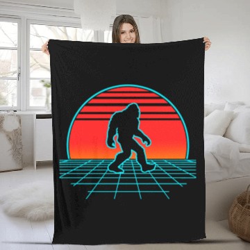 Discover Bigfoot Retro Vintage 80s Vaporwave Bears Animal L Fleece Blankets