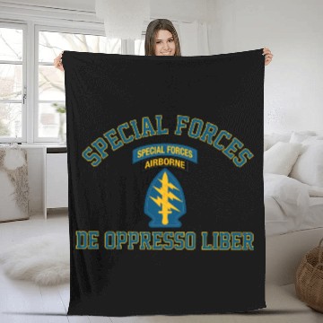 Discover Army Special Forces Green Beret Fleece Blankets