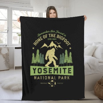 Discover Yosemite National Park California Bigfoot Vintage Fleece Blankets