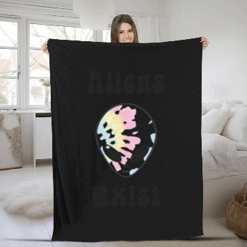 Discover B182 aliens exist Fleece Blankets