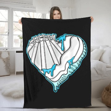 Discover SNK Heart To Match Jordan 11 Low Legend Blue Fleece Blankets