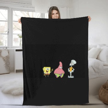 Discover Patrick fighting with squidward Fleece Blankets