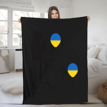 Discover Ukraine balloon pops Putin (black) Fleece Blankets