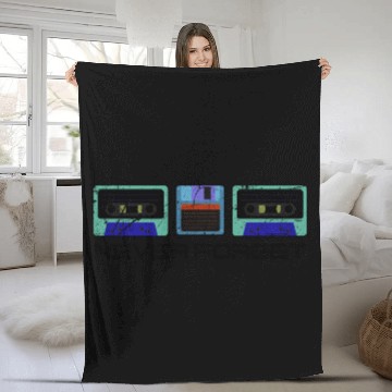 Discover Retro Distressed Never forget 90s gift Fleece Blankets
