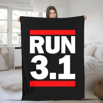 Discover Run 3.1 5K Marathon Race Runner Training Running Fleece Blankets