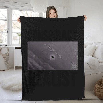 Discover Conspiracy Realist I Want To Believe Believer Fleece Blankets