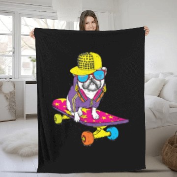 Discover Funny pug on a skateboard Puppy wearing a cap Fleece Blankets