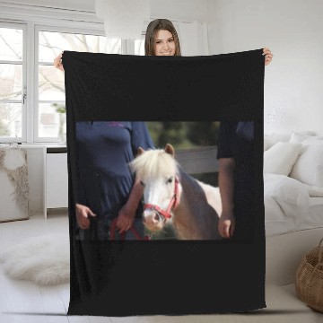 Discover Screenshot 20220619 180220 Facebook Fleece Blankets
