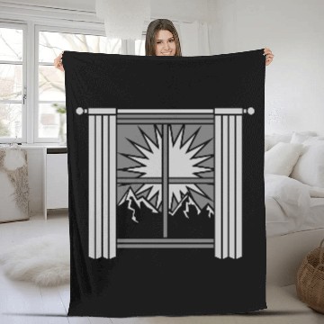 Discover sunrise mountains view window Fleece Blankets