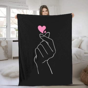 Discover snap, hearts, k pop music, korean pop music Fleece Blankets