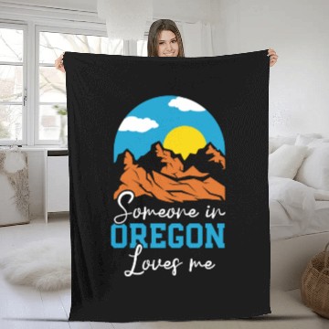 Discover Someone In Oregon Loves Me USA America Oregonians Fleece Blankets