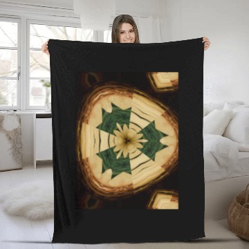 Discover Woody Flower Fleece Blankets