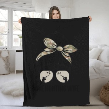 Discover Dove Hunting Fleece Blankets Messy Bun Dove Hunter Woman