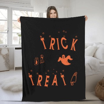 Discover Halloween trick or treat spirit ghostoctober 31th Fleece Blankets