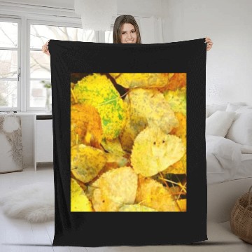 Discover Autumn is coming flowers green orange yellow Great Fleece Blankets
