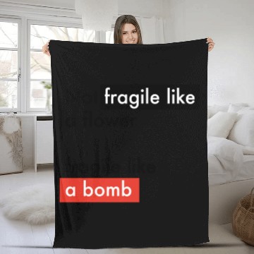 Discover Feminism - Fragile like a bomb - Frida Kahlo Fleece Blankets