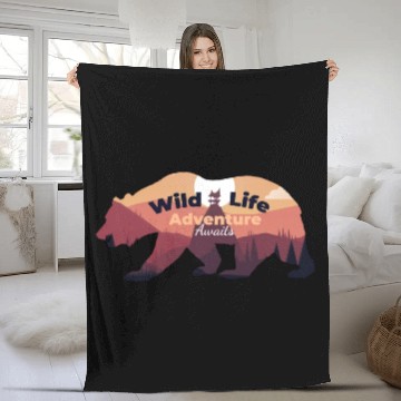 Discover Wild life adventure awaits Fleece Blankets