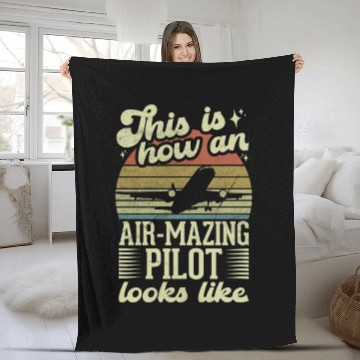 Discover Aircraft Pun Airmazing Pilot - Airline Pilot Fleece Blankets