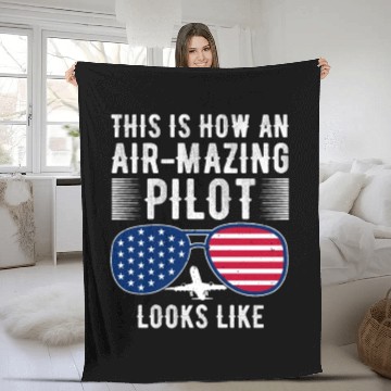 Discover Aircraft Pun Airmazing Pilot - Airline Pilot Fleece Blankets