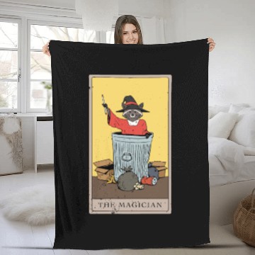 Discover raccoon Magician Tarot Card Fleece Blankets