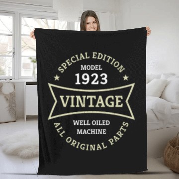 Discover Born 1923 Vintage 100 Year Old 100th Birthday Gift Fleece Blankets