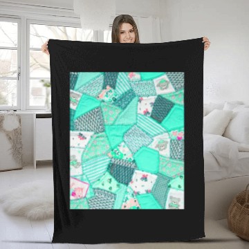 Discover Green Baby Patchwork Sarilmak Pattern Teddy Bear Fleece Blankets