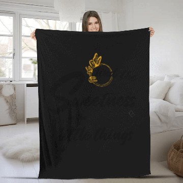 Discover find the sweetness in the little things Fleece Blankets