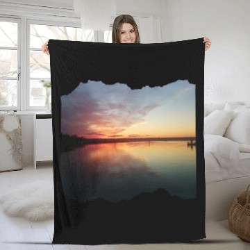 Discover Beautiful photography of ocean waves and sunset Fleece Blankets