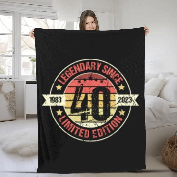 Discover 40 Years Vintage 1983 Retro 40th Birthday Fleece Blankets