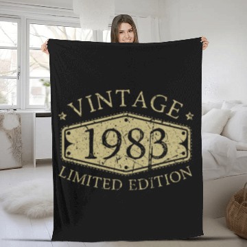 Discover 40 Years Vintage 1983 Retro 40th Birthday Fleece Blankets