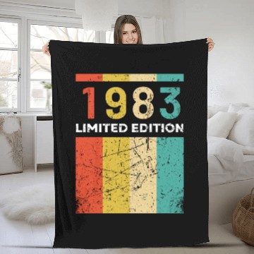 Discover 40 Years Vintage 1983 Retro 40th Birthday Fleece Blankets