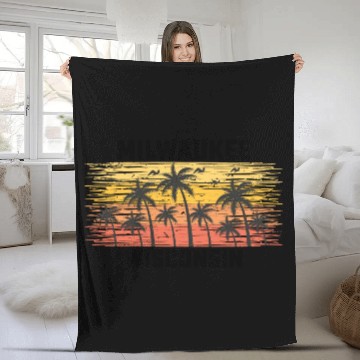 Discover Milwaukee Wisconsin Summer Retro VIntage Vacation Fleece Blankets