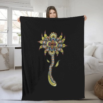 Discover AliEn FLoWeR2 Fleece Blankets