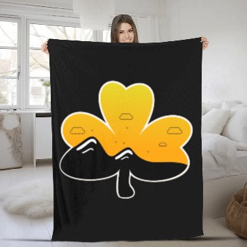 Discover vintage st patrick sunrise Fleece Blankets