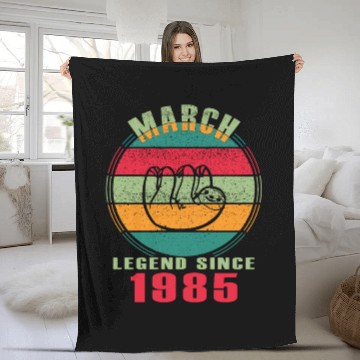 Discover March vintage 1985 38th birthday gift man Fleece Blankets