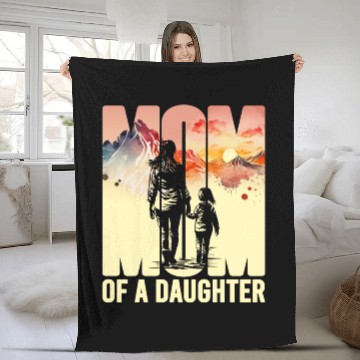 Discover Mother with a daughter Mother's Day Mountain Mama Fleece Blankets