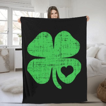 Discover Green Four Leaf Clover Heart - St Patricks Day4 le Fleece Blankets