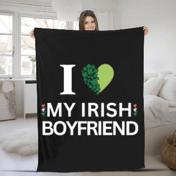 Discover i love my irish boyfriend Fleece Blankets