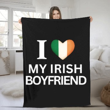 Discover I love my irish boyfriend Fleece Blankets