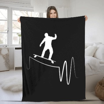 Discover I Love Longboarding Skateboard Heartbeat Longboard Fleece Blankets