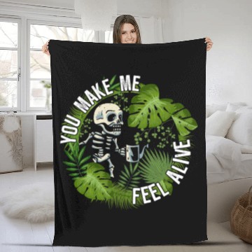 Discover You make me feel alive - plants Fleece Blankets