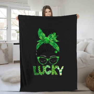 Discover Lucky Mama Messy Bun Leopard Shamrock St Fleece Blankets