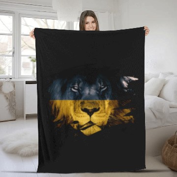 Discover Ukraine Flag And African Lion Ukrainian Pride Fleece Blankets