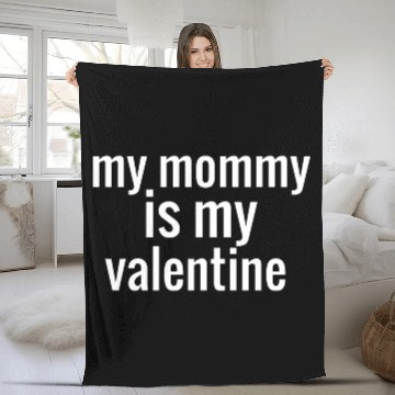 Discover face mask my mommy is my valentine nostalgia Fleece Blankets