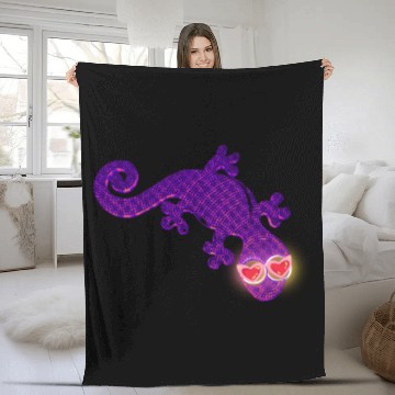 Discover Lizard in love Fleece Blankets