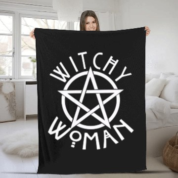 Discover WITCHY WOMAN WITH STAR AND CIRCLE green Fleece Blankets