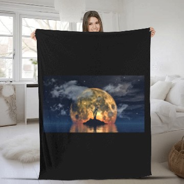 Discover spooky tree against big moon Fleece Blankets