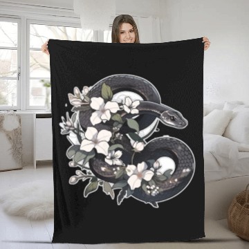 Discover Gothic Aesthetic Cute Floral Snake Fleece Blankets