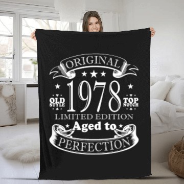 Discover 1978 vintage birthday year of birth 1978 gift Fleece Blankets