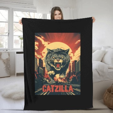 Discover Catzilla destroy the city vintage poster style Cat Fleece Blankets